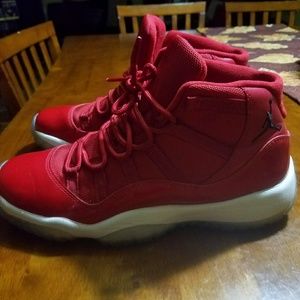 Jordan 11s